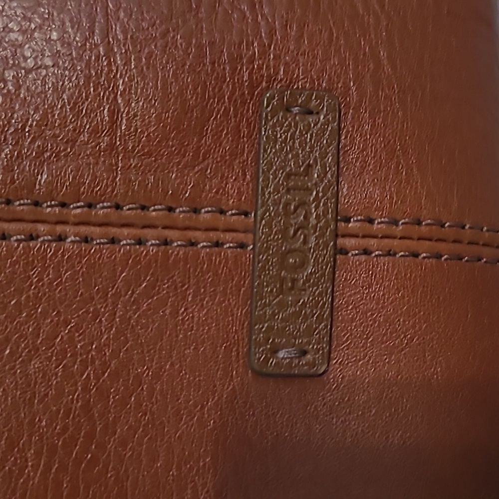 Fossil medium brown leather shoulder or crossbody handbag - Picture 4 of 10